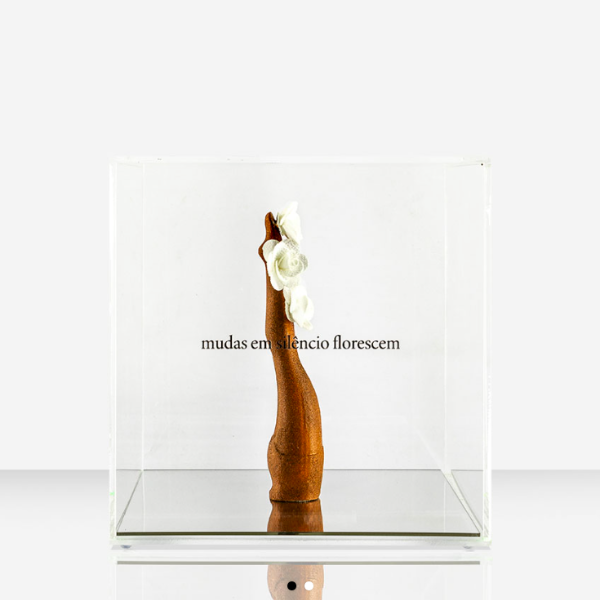 Escultura Mudas em Silêncio Florescem